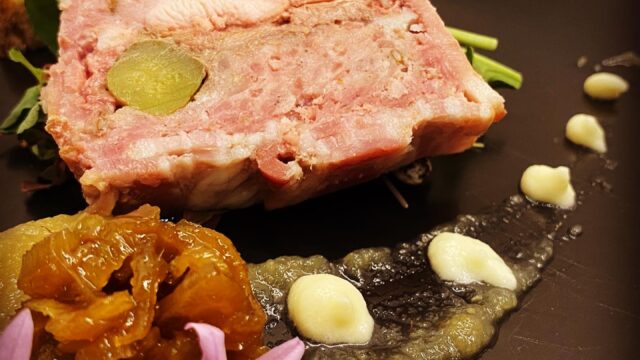 0D59A7EF-66E8-4713-8B0B-71D6D966F7DE