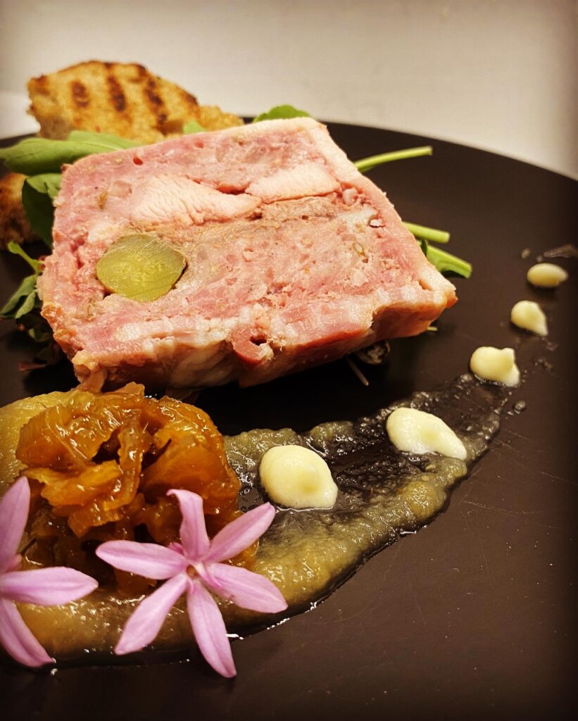 0D59A7EF-66E8-4713-8B0B-71D6D966F7DE