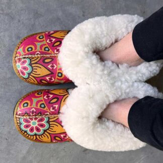 South-African-Mandala-merino-sheepskin-slippers-wool-leather_Local_lekker_South_africa_02-324×324 (1)